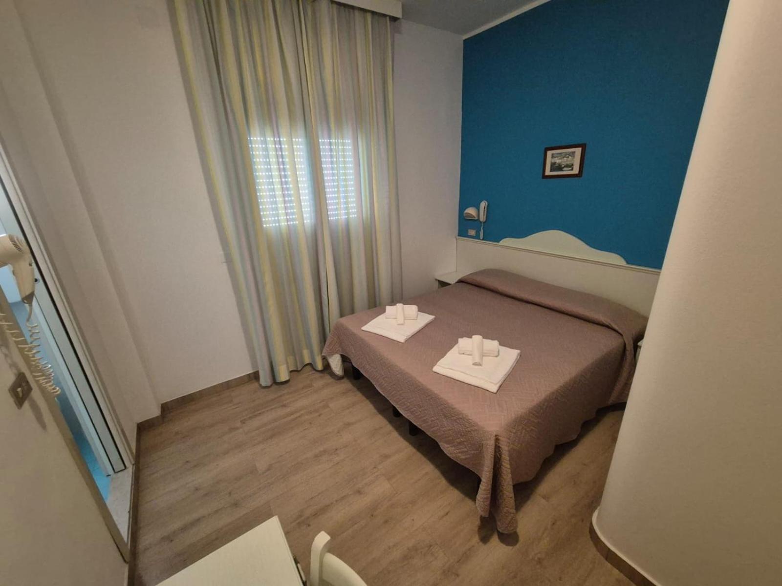 Hotel Rex Мисано Адриатико Екстериор снимка