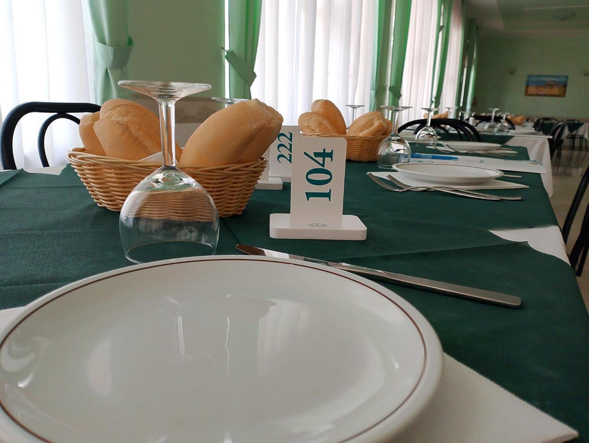 Hotel Rex Мисано Адриатико Екстериор снимка