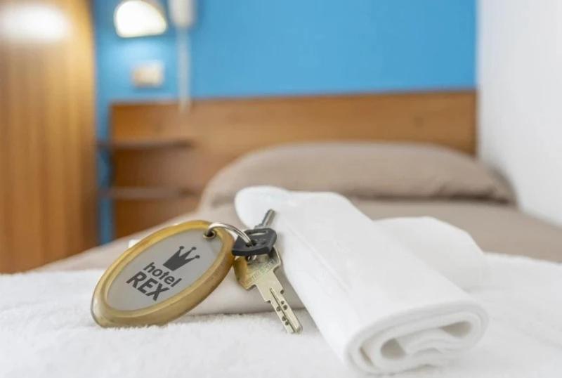 Hotel Rex Мисано Адриатико Екстериор снимка