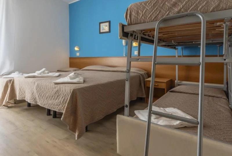 Hotel Rex Мисано Адриатико Екстериор снимка