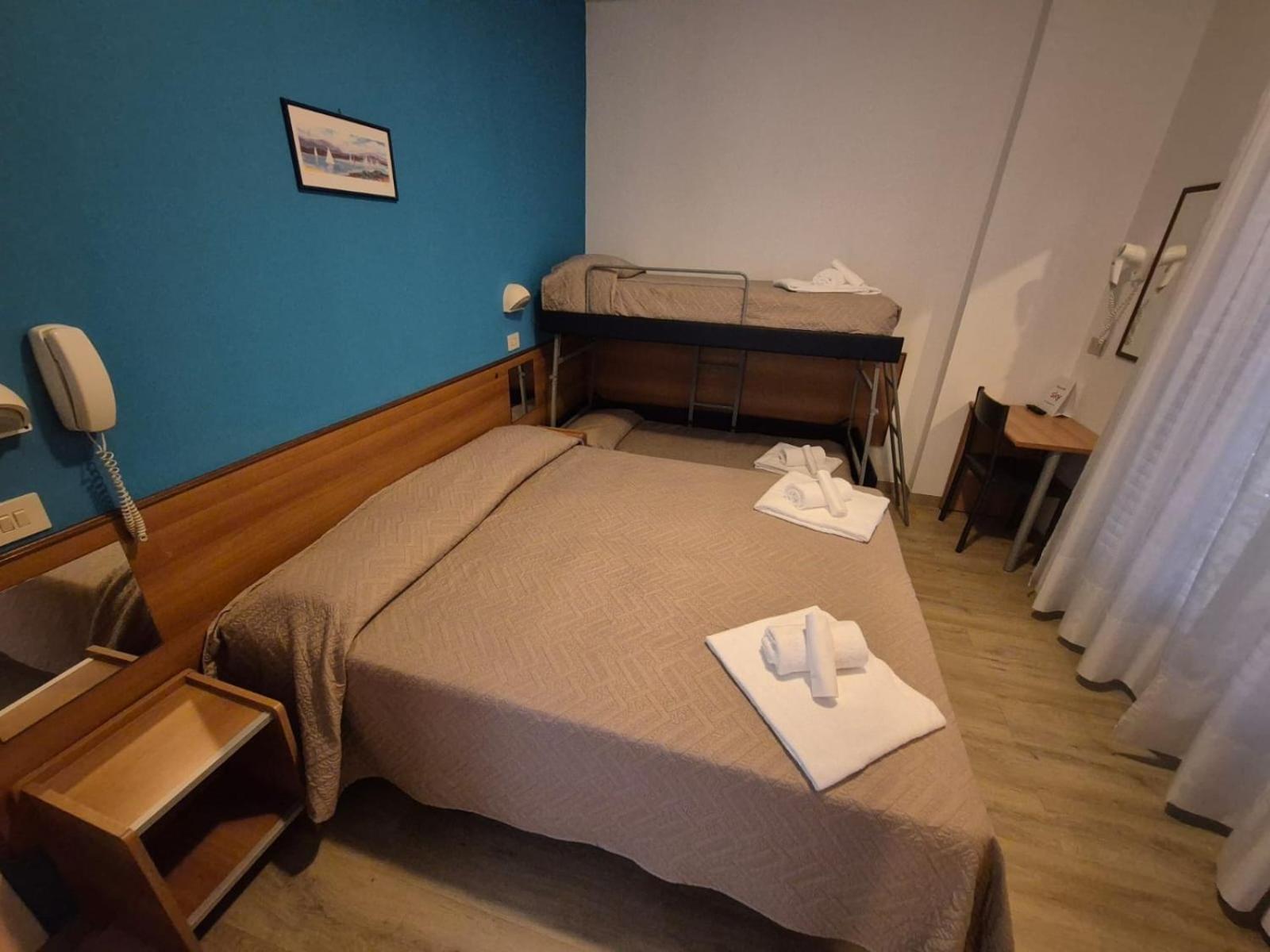 Hotel Rex Мисано Адриатико Екстериор снимка