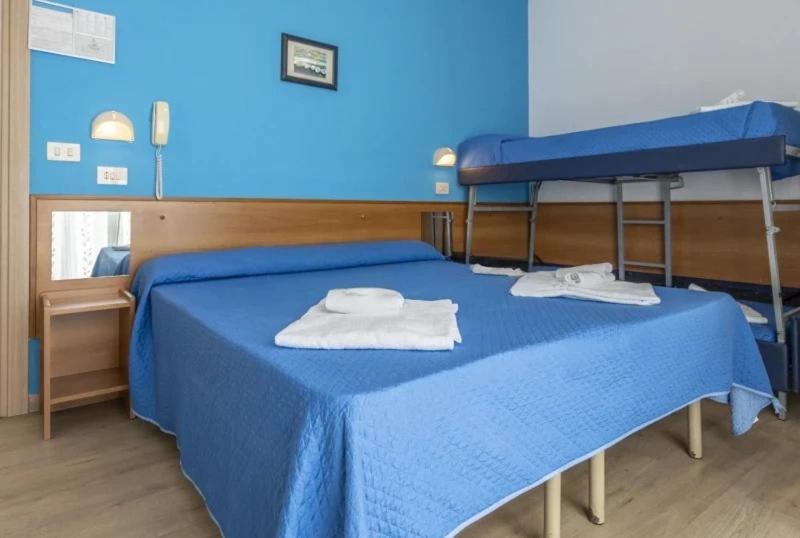 Hotel Rex Мисано Адриатико Екстериор снимка
