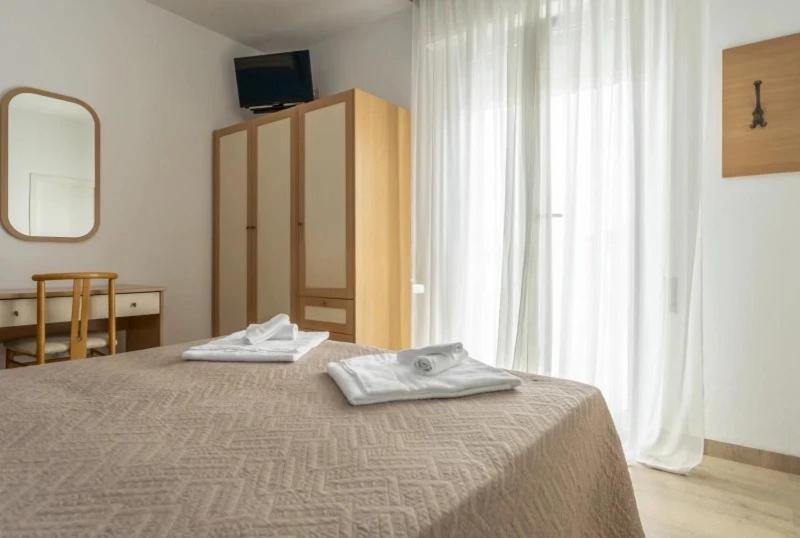 Hotel Rex Мисано Адриатико Стая снимка