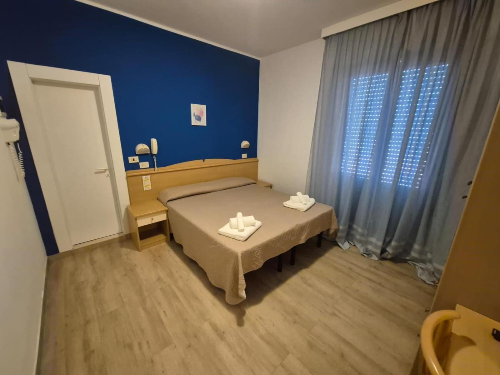 Hotel Rex Мисано Адриатико Екстериор снимка